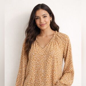 Boho Old Navy Tan White Floral Long Sleeve VNeck Blouse peasant top Casual